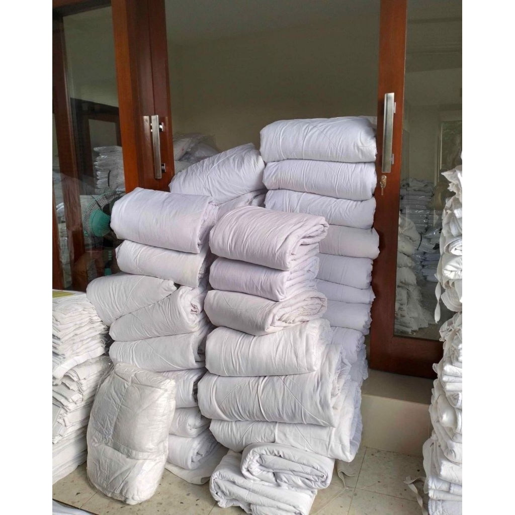 inner duvet ex hotel kingkoil / bedcover ex hotel kingkoil