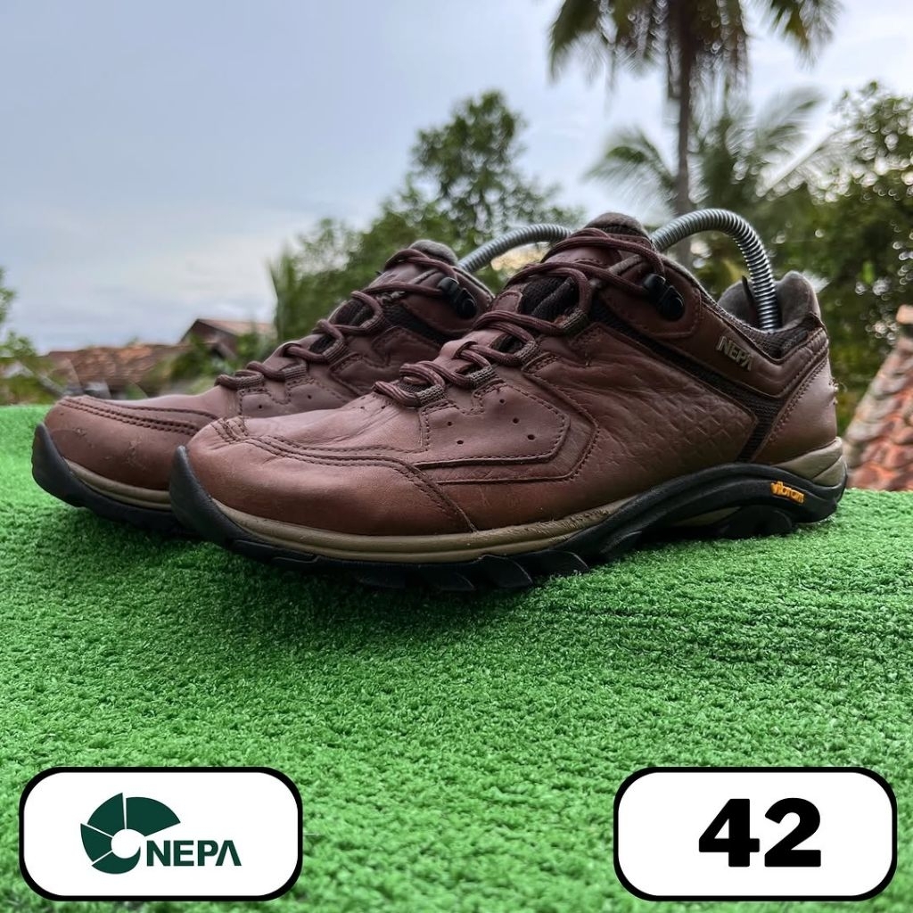 sepatu gunung Nepa Brown Leather Vibram 42