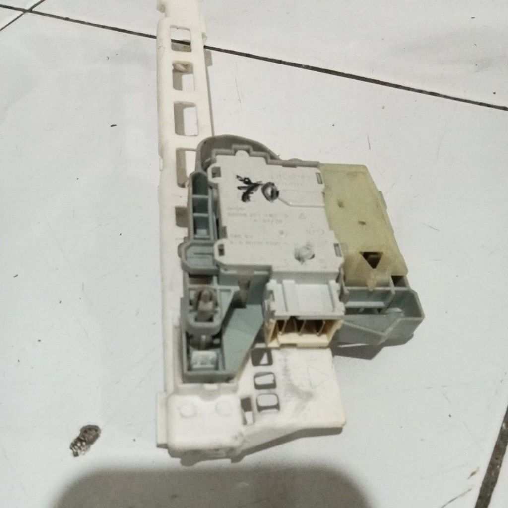 Dorlock mesin cucielextrolux frontloading papor
