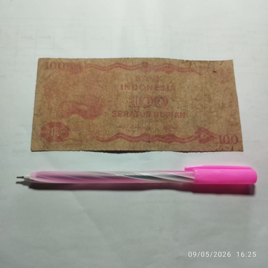 UANG KUNO RP 100 GOURA VICTORIA 1984 BEKAS JELEK