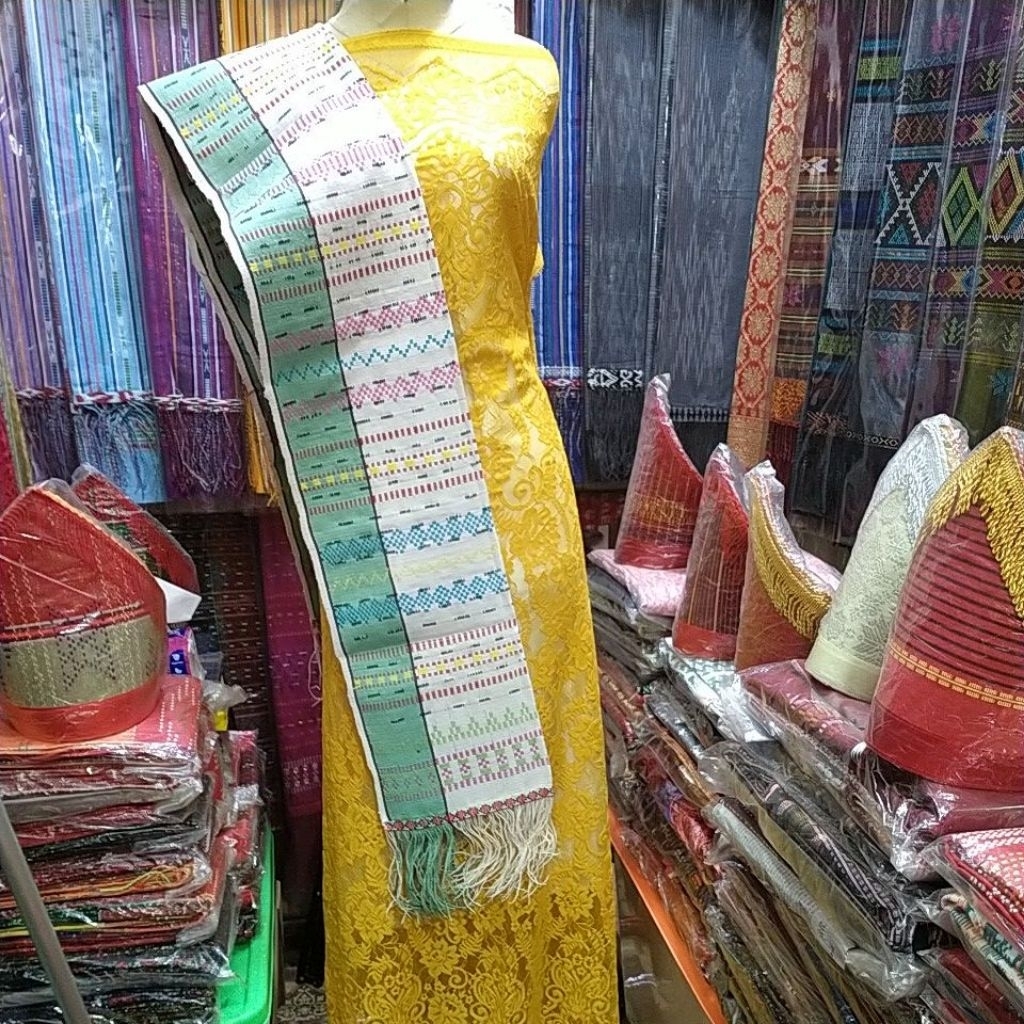 Hande Hande Ulos Sadum Tenun Tangan