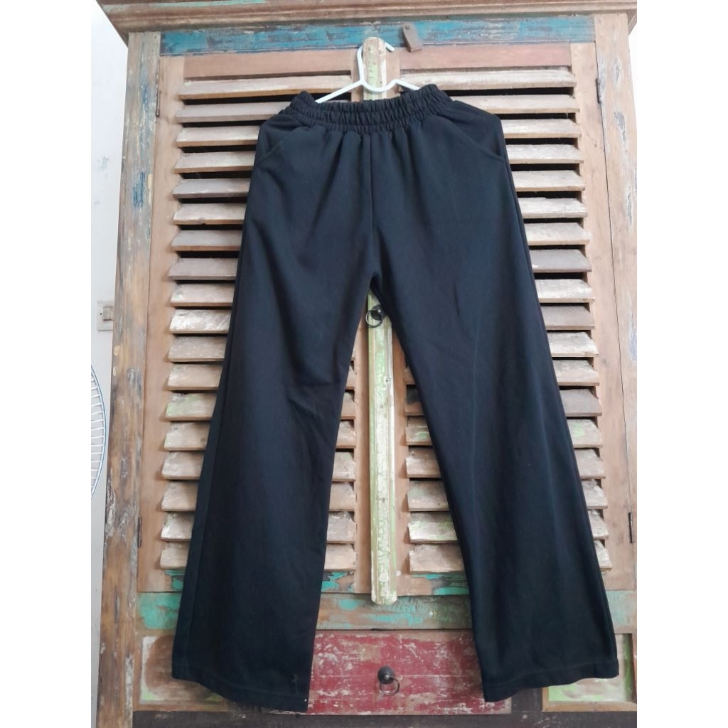 sweat pants