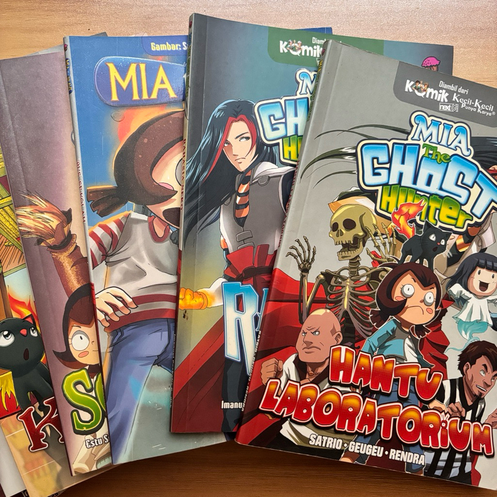 Preloved Komik Seri Mia the Ghost Hunter / Mia the Brave