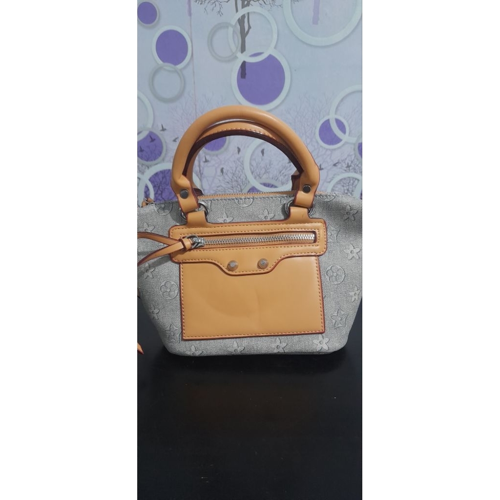 Tas Cewe Warna Apricot Mini