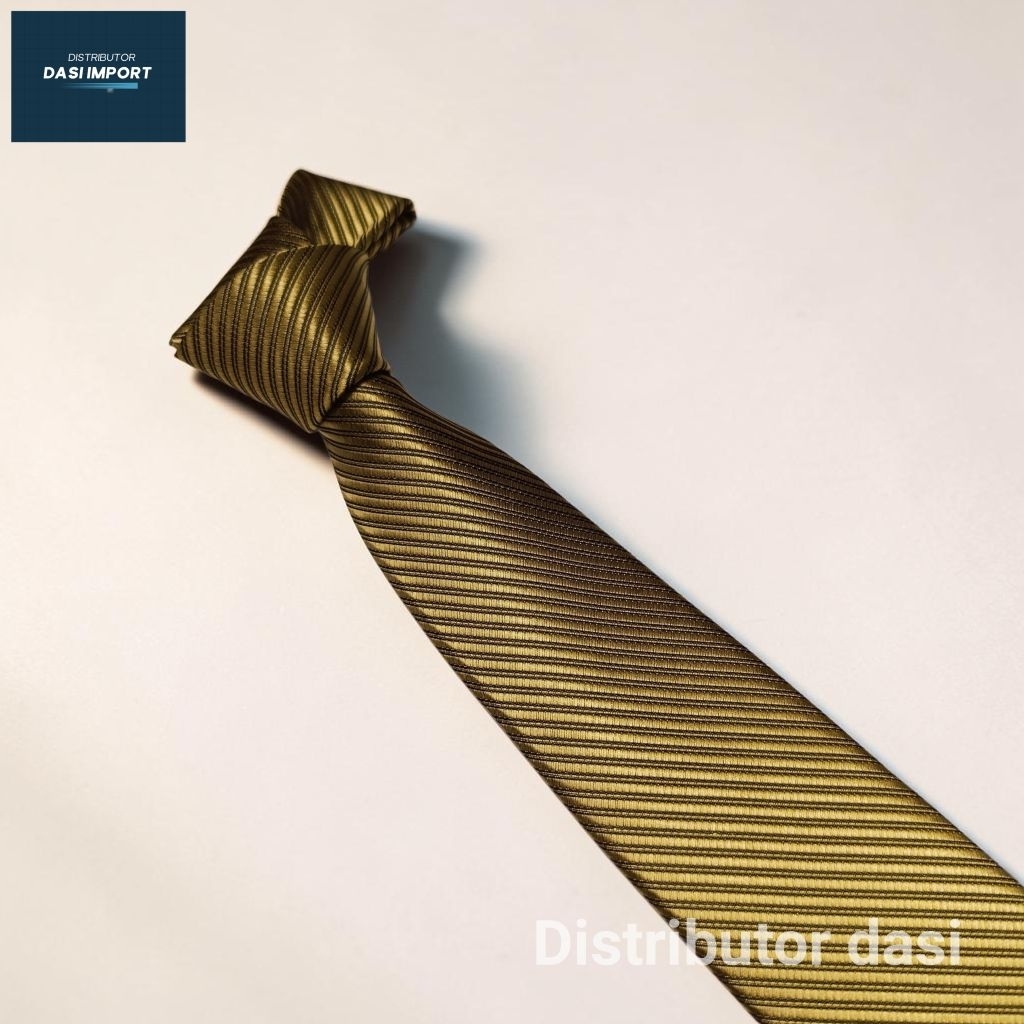 Dasi PriaDasi Panjang Motif Salur Gold Muda Ukuran 3 Inch 8cm