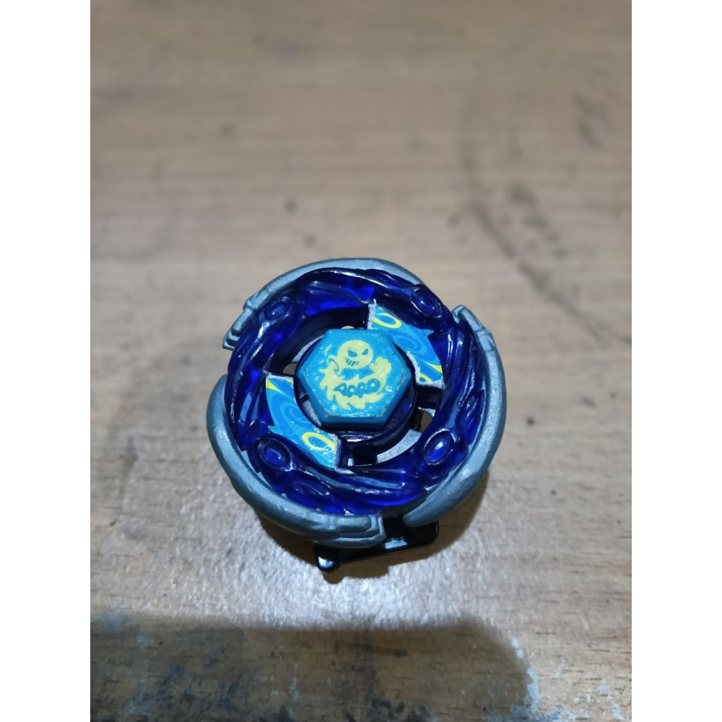Beyblade metal fight Storm Aquario