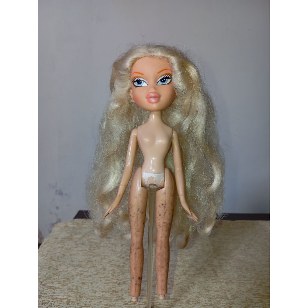 Preloved Bratz Celebrities Dance Star Cloe by MGA
