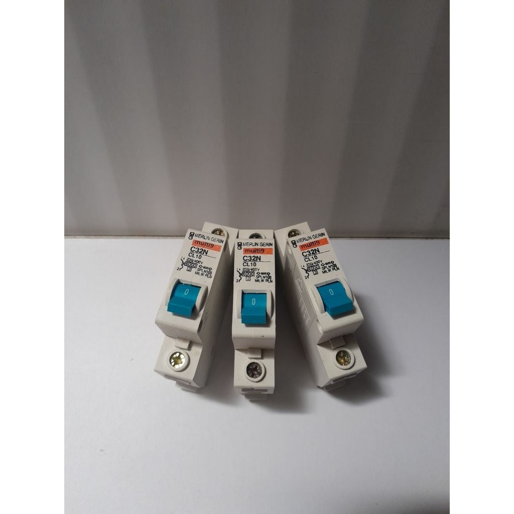 MCB merlin gerin multi9 1 phase 10A