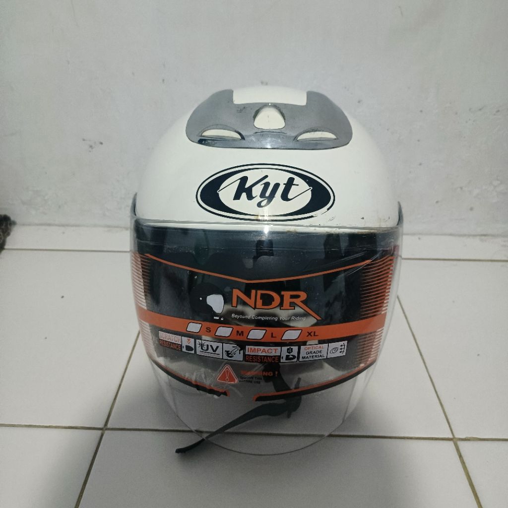 Helm KYT Jet ori bekas