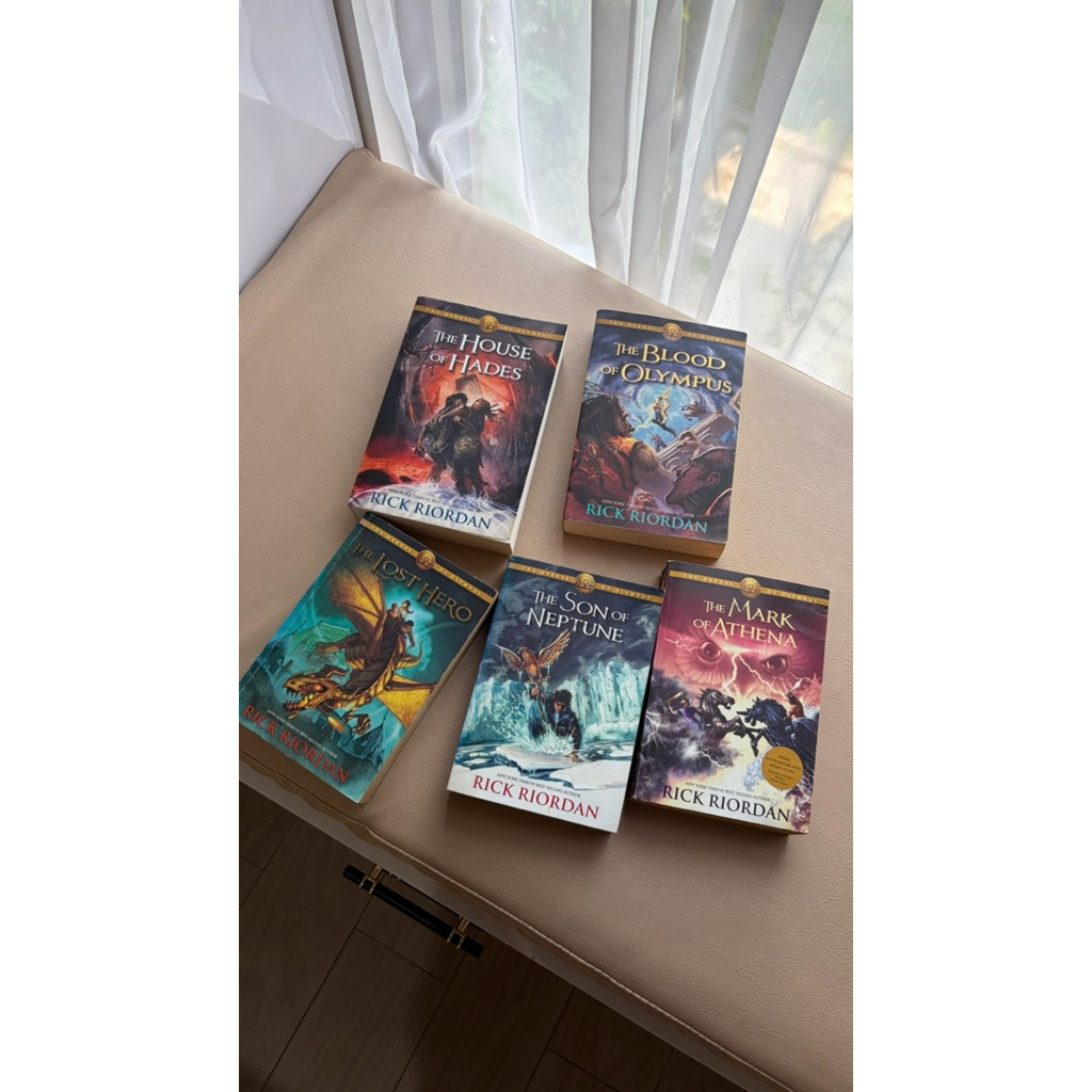 PRELOVED EGLISH HEROES OF OLYMPUS PERCY JACKSON SETN