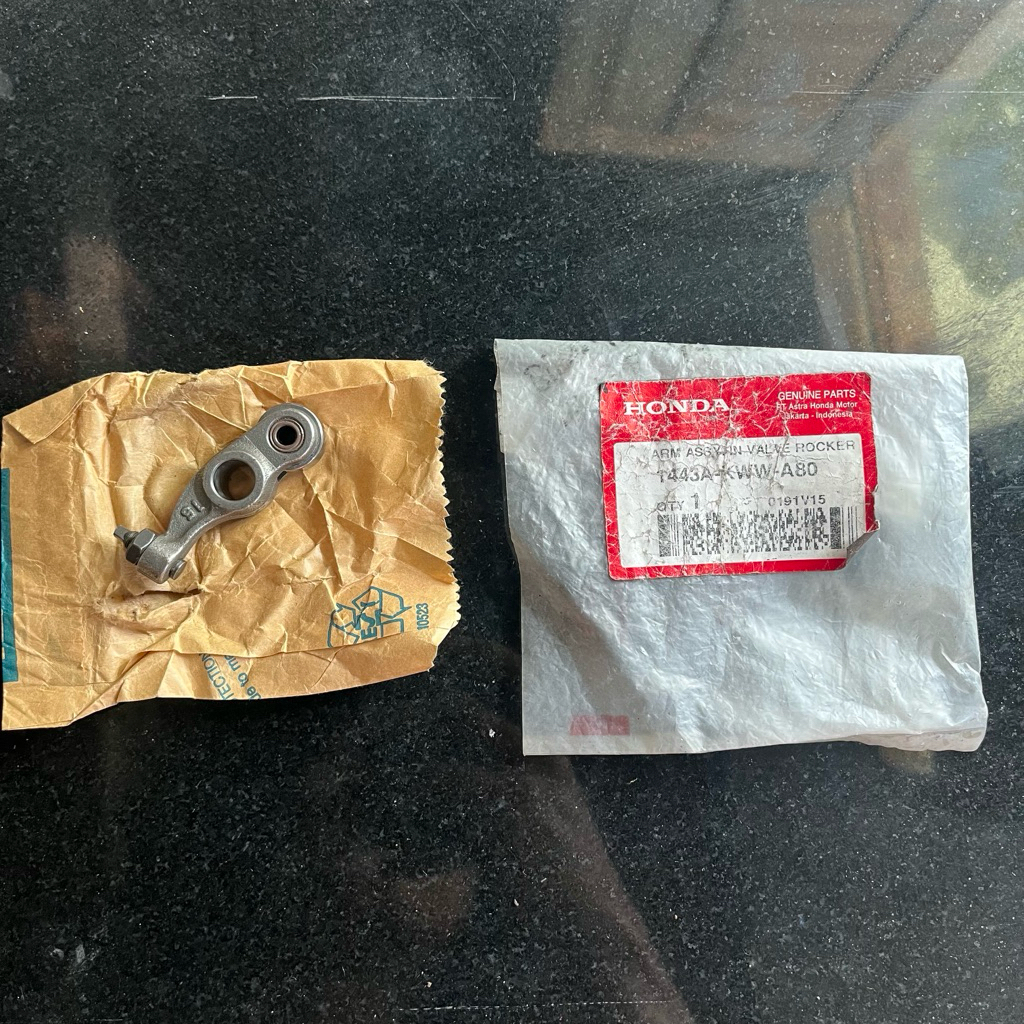 1pcs pelatuk piano klep Honda Beat FI CBS / k25 blade revo FI original 1443A KWW-A80