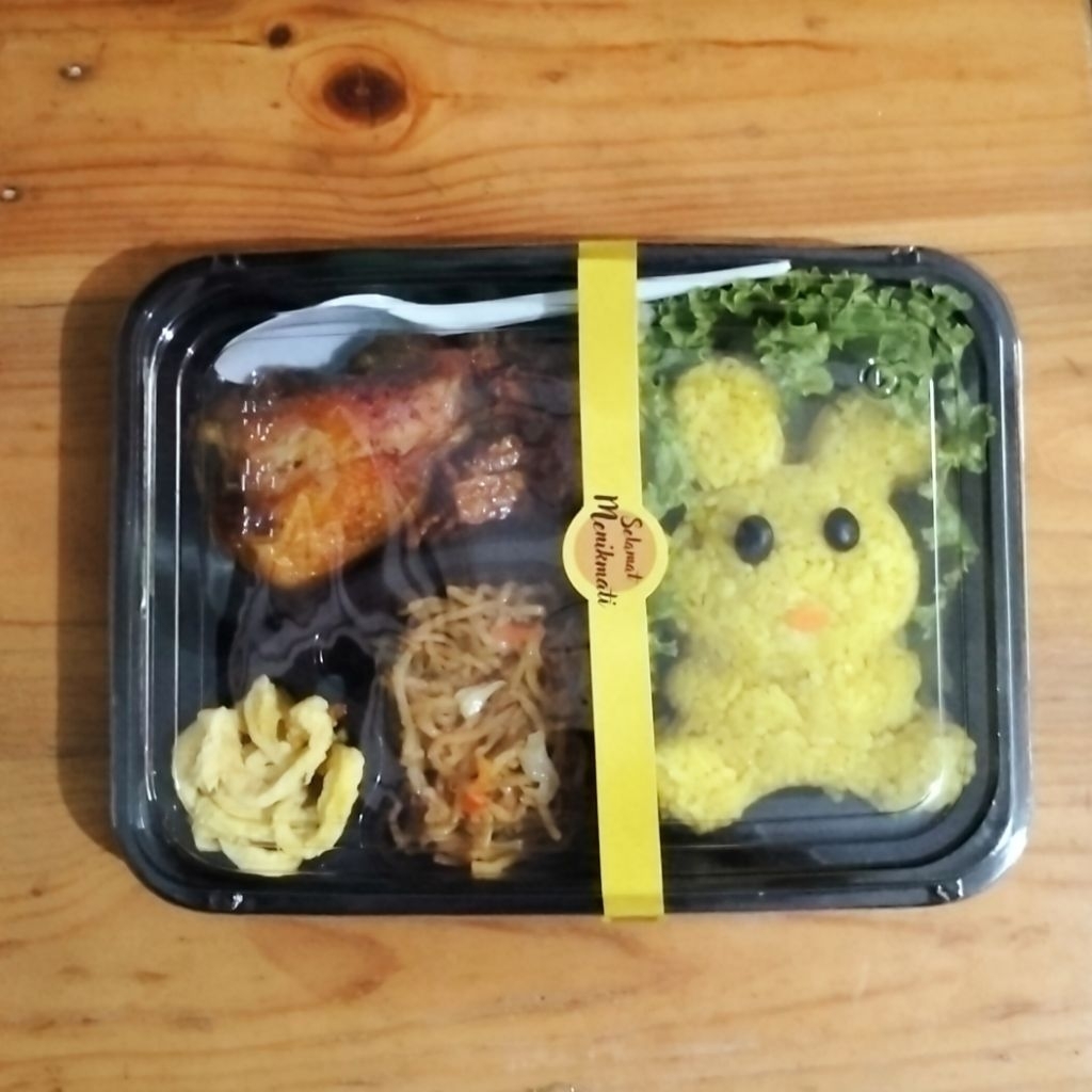 paket nasi kuning karakter