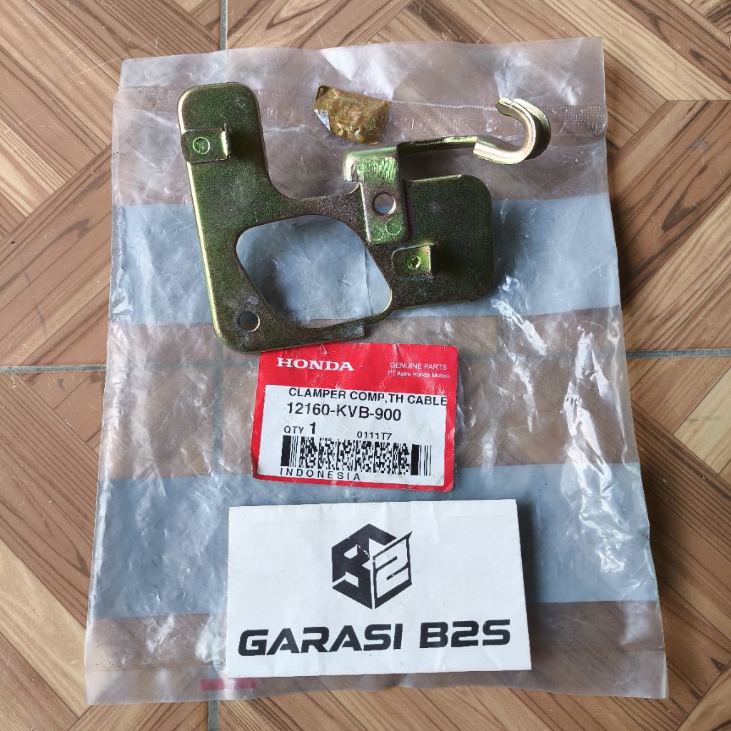 12160-KVB-900 Bracket Dudukan Klem Kabel Gas Vario 110 CW OLD Lama Karbu Original AHM