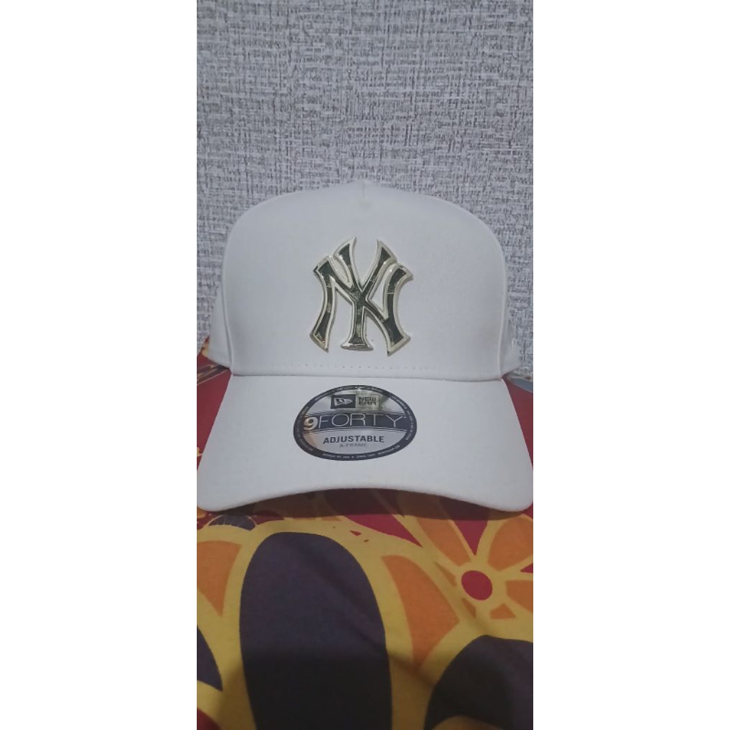 Topi New Era NY Yankees Metal Logo