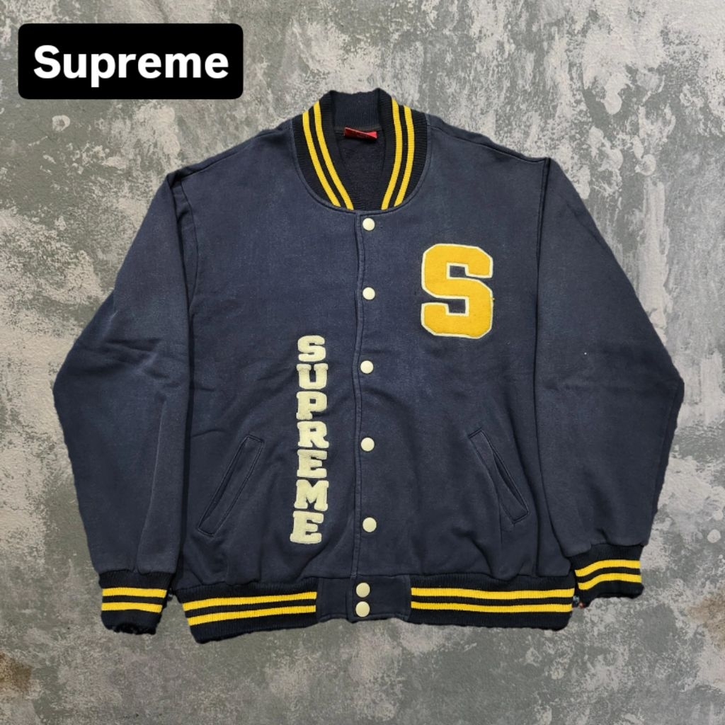 Jaket Varsity Supreme