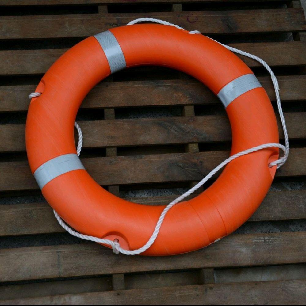 life / ring buoy (pelampung)