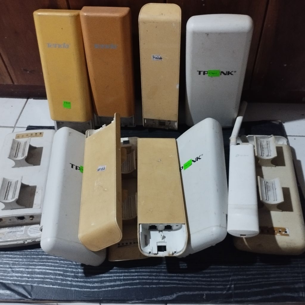Repeater Radio Outdoor Berbagai Merek Dan Type Kondisi Matot / Eror