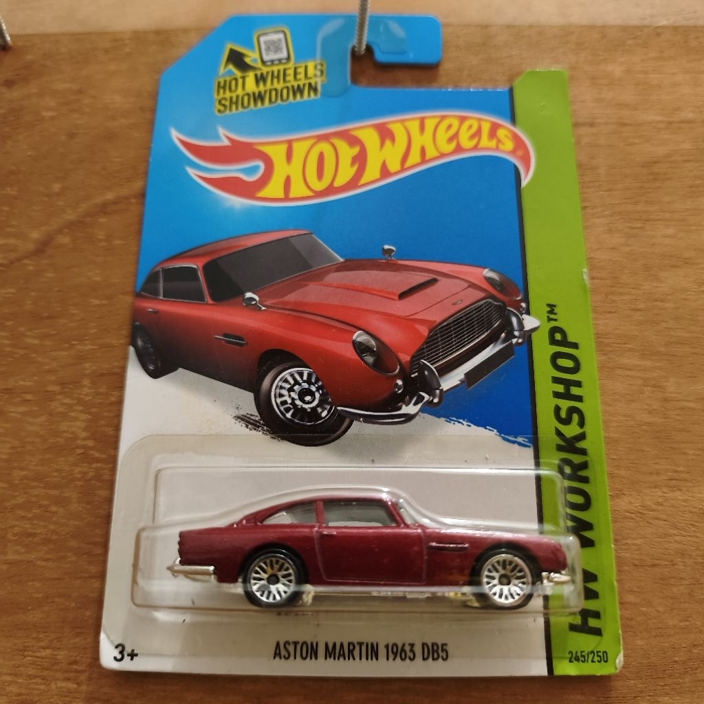 Hot Wheels Aston Martin 1963 DB5 - Red
