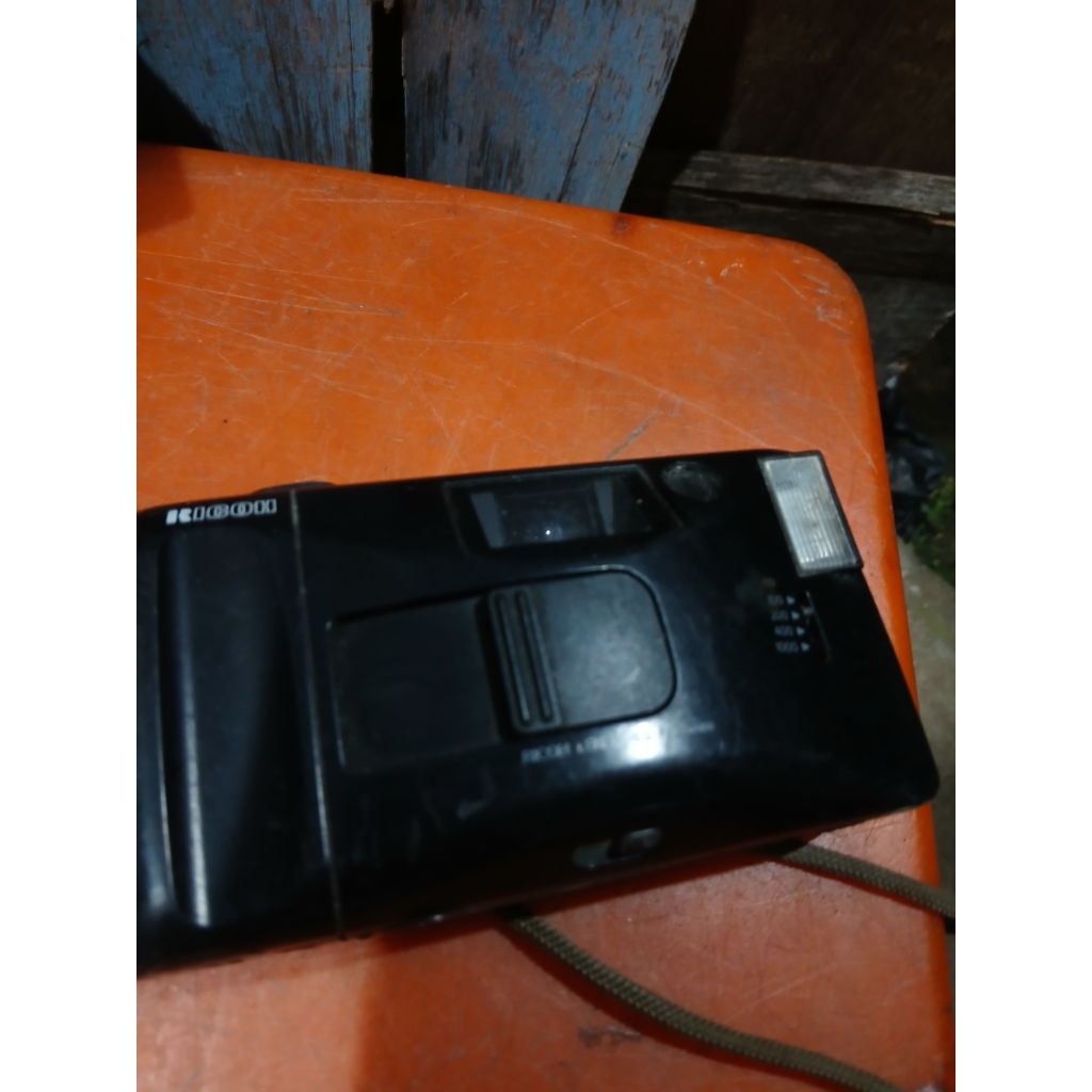 Kamera analog  Ricoh YF-20super 55rb jadul antik vintage lawas kuno  display dianggap mati