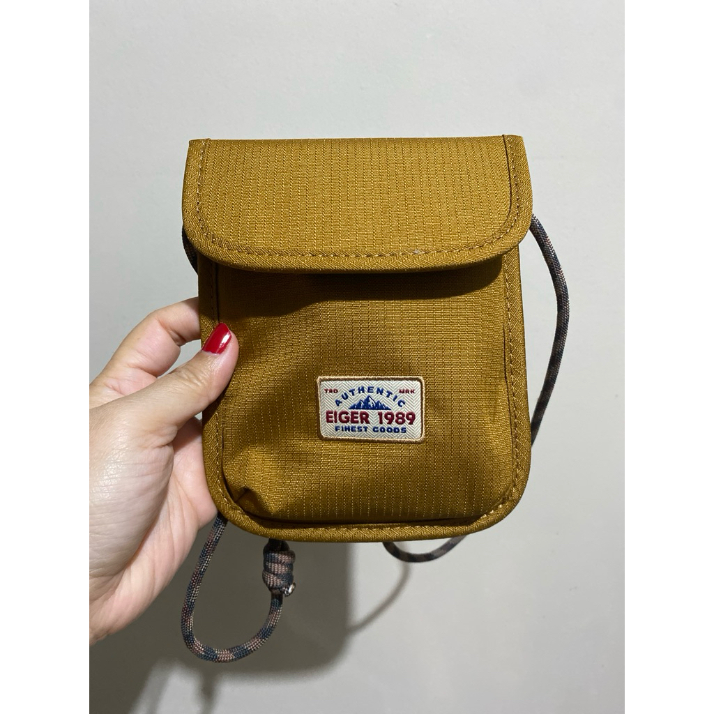 Eiger 1989 - Hang on wallet - Brown (bekas)