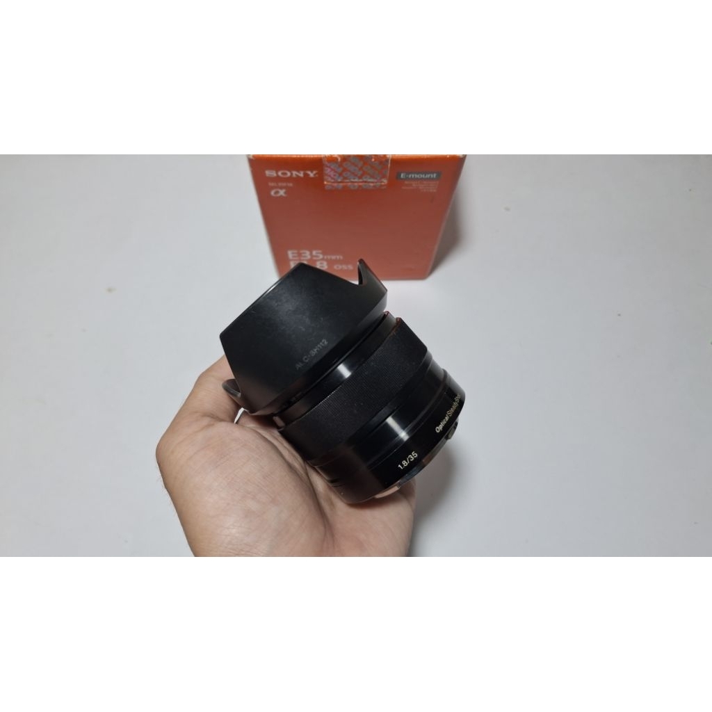 Sony E 35mm f1.8 oss lensa fix