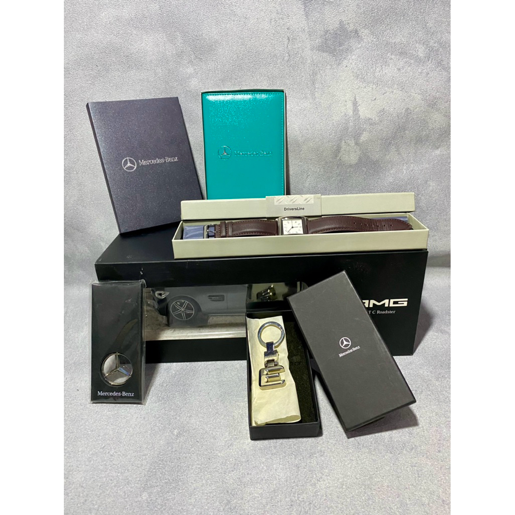 Mercedes Benz diecast + accessories