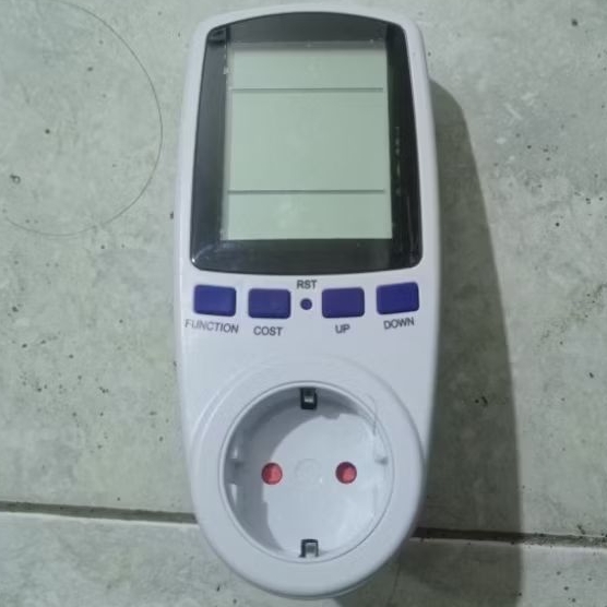 watt meter pengukur daya listrik colokan
