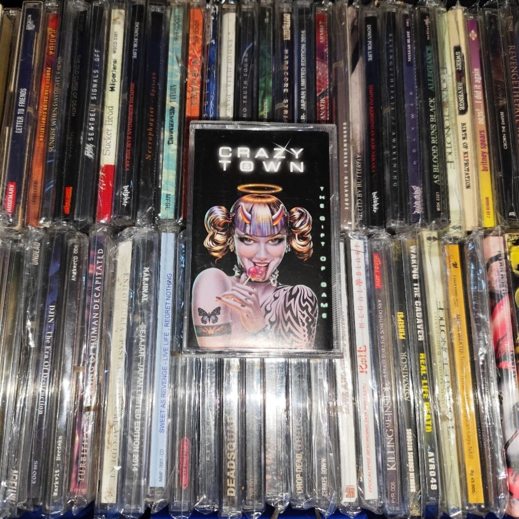 Kaset Crazy Town - The Gift Of Game