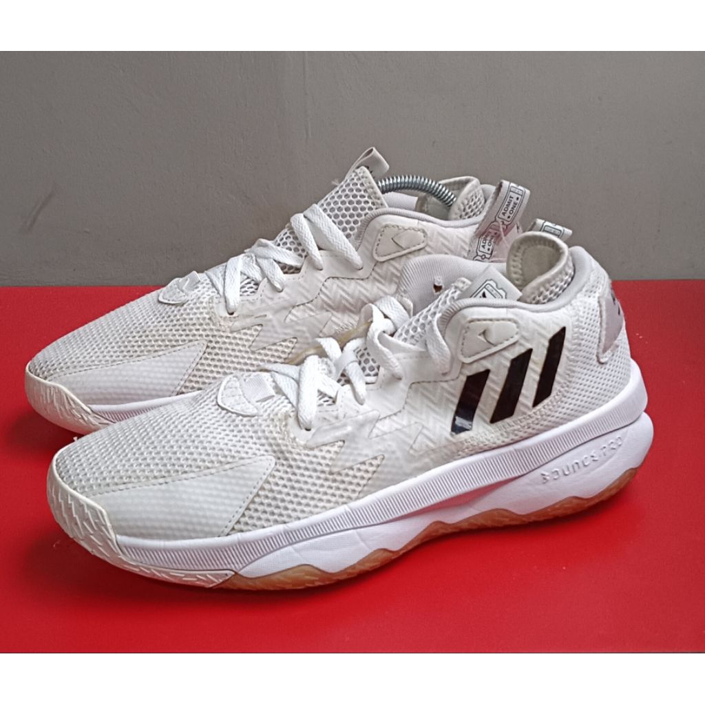 adidas dame 8 size 41
