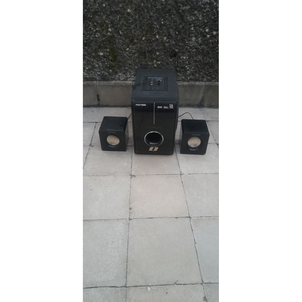 Sub wofer aktif Polytron + Spk Polytron mulus istimewa ( Dobel mic karaoke dan USB )