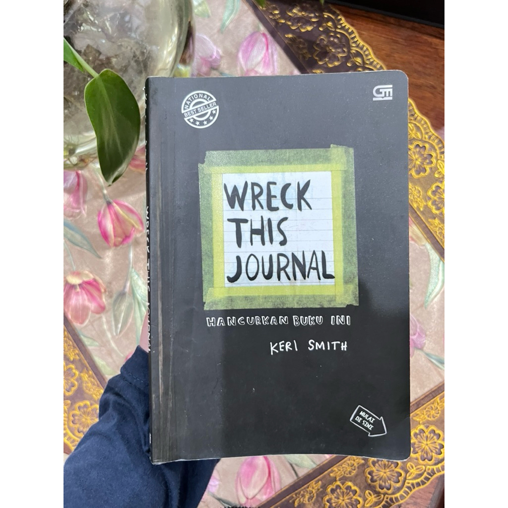 WRECK THIS JOURNAL gramedia