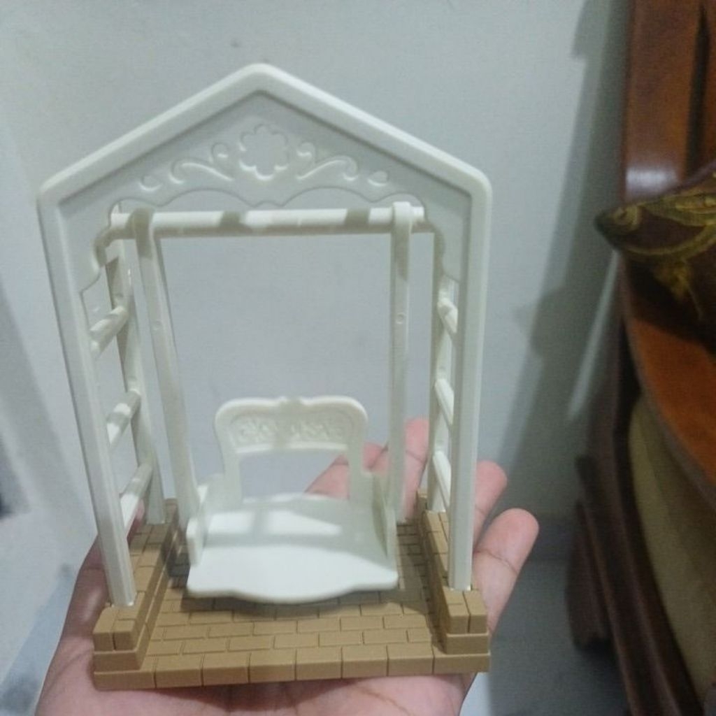 Sylvanian Families Garden swing