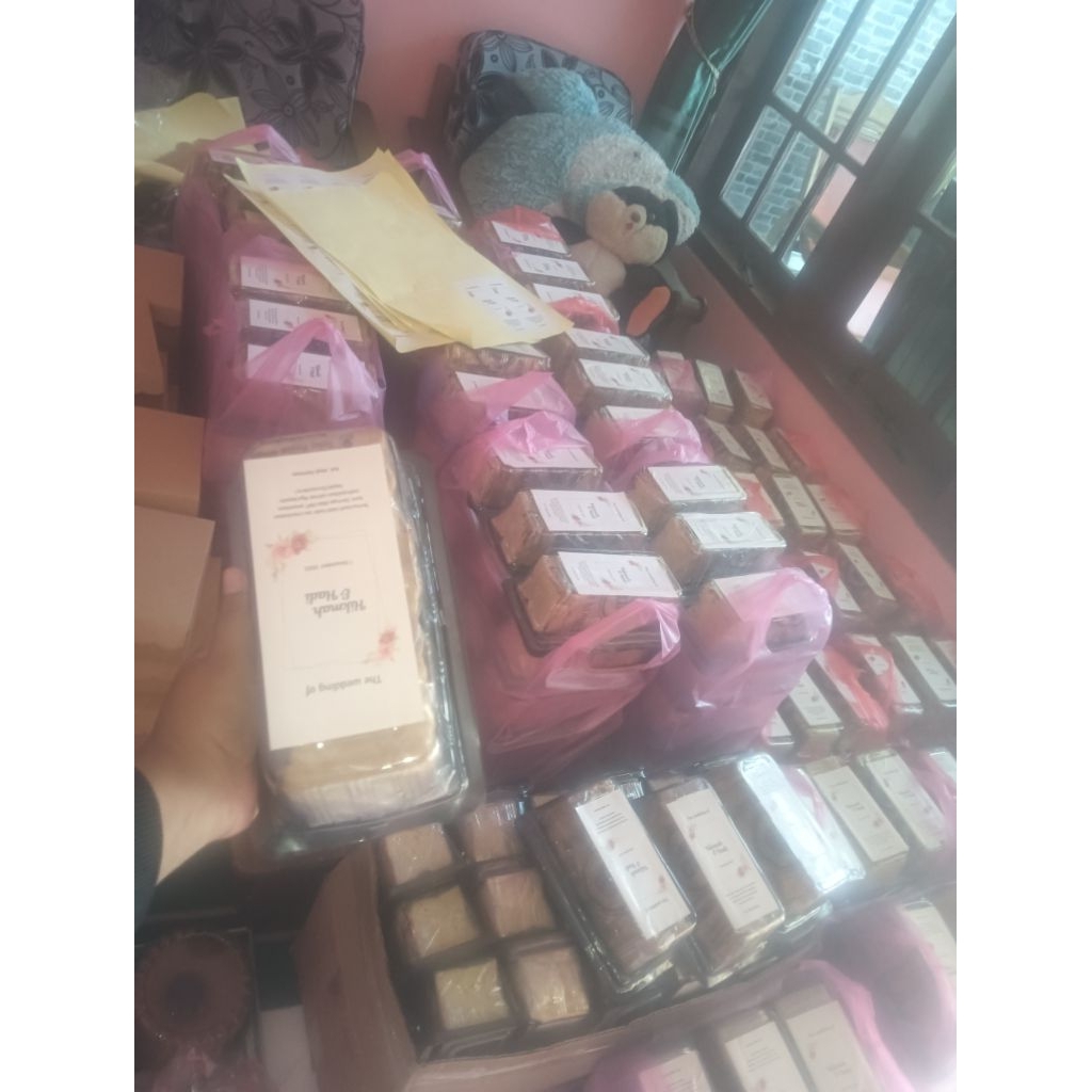 chamar bakery kue kering dan roti kering souvenir