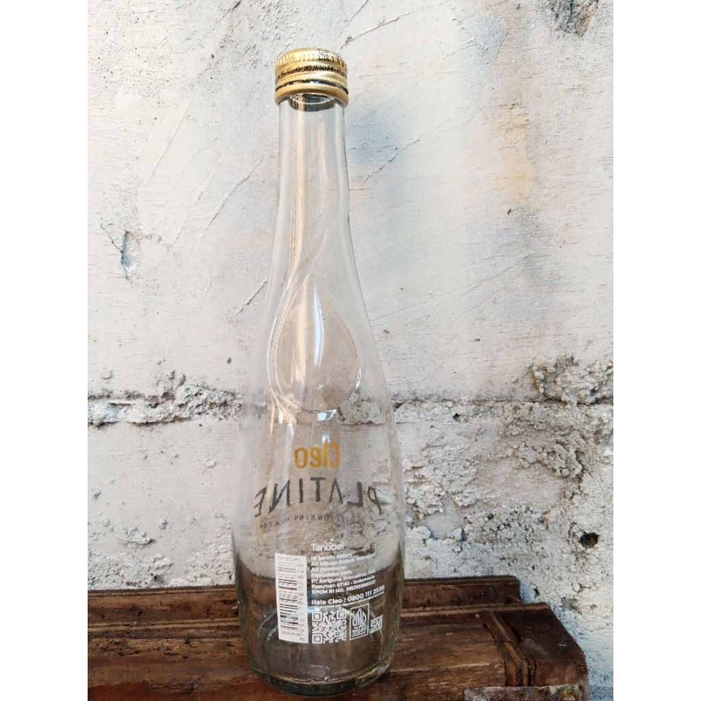 botol kaca botol kosong Aqua bersih