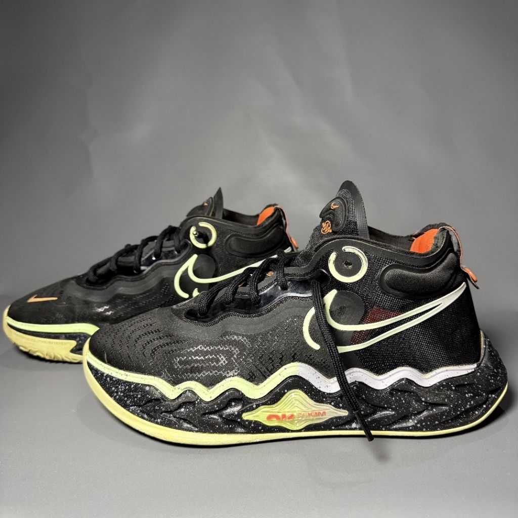 Sepatu  basket second Nik air zoom GT run size 46