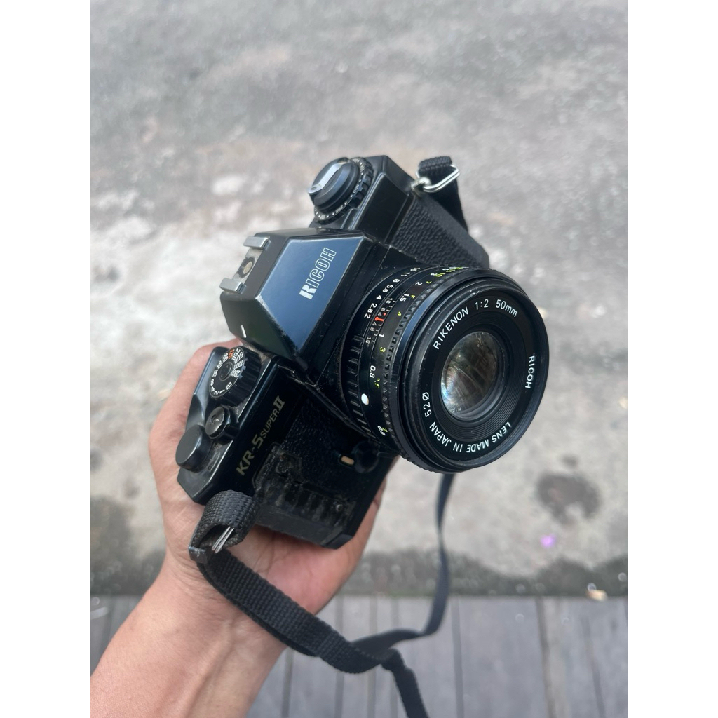 Kamera Analog Ricoh KR-5 Super II  - Kondisi Mati Bahan