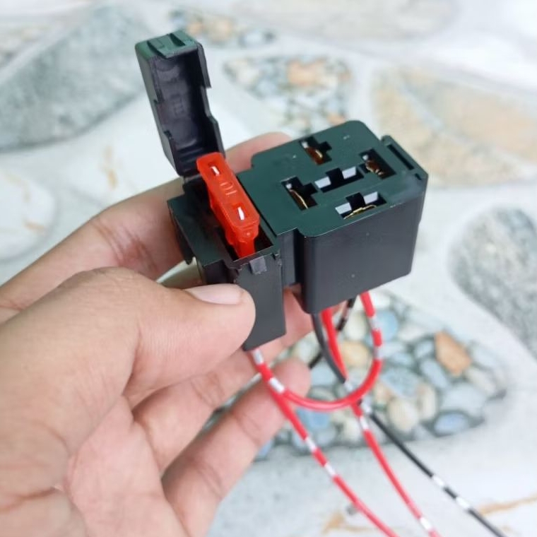 SOKET RELAY GANDENG / SOCKET RELAY 4 KAKI + SOKET SEKRING PLUS SIKRING FUSEBOX