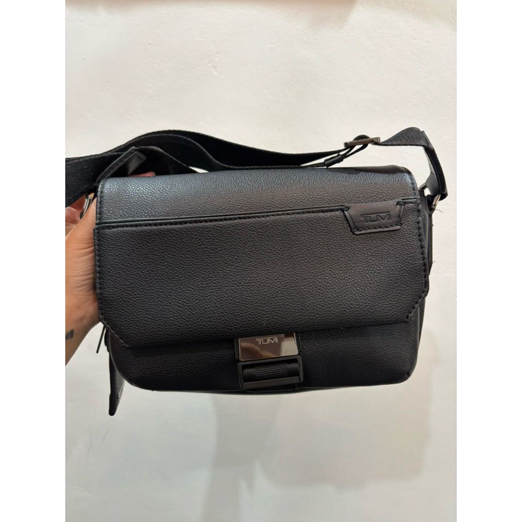 Tas Tumi preloved