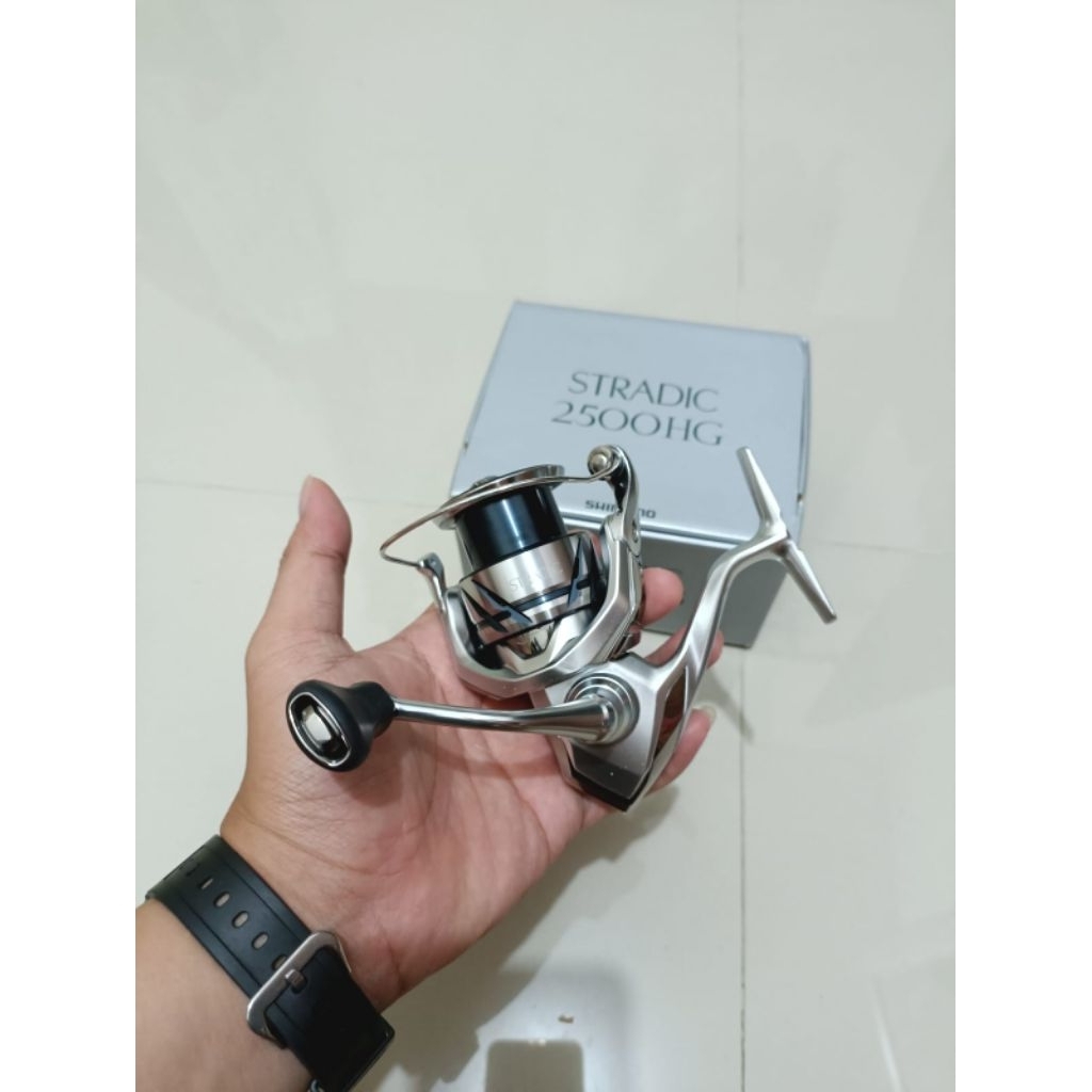 Reel Shimano Stradic 2500 HG