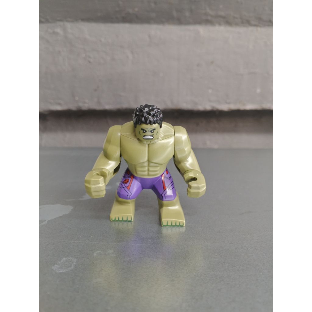 Lego minifigure Hulk Avenger