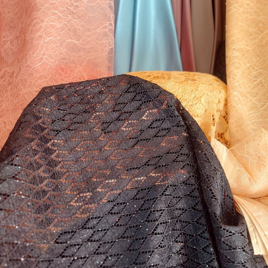 kain brokat premium  - kain brokat meteran  - kain brokat motif ( hitam)