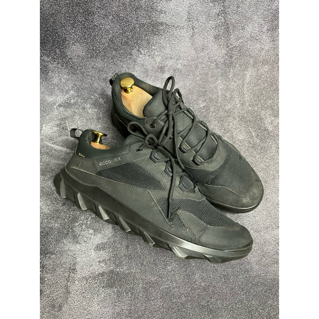 sepatu ecco mx low black goretex