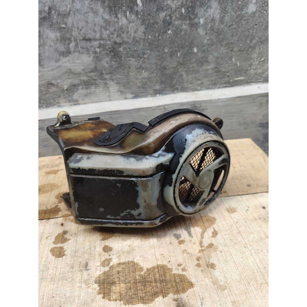 cover mesin bagian kiri  fizr original lepasan motor
