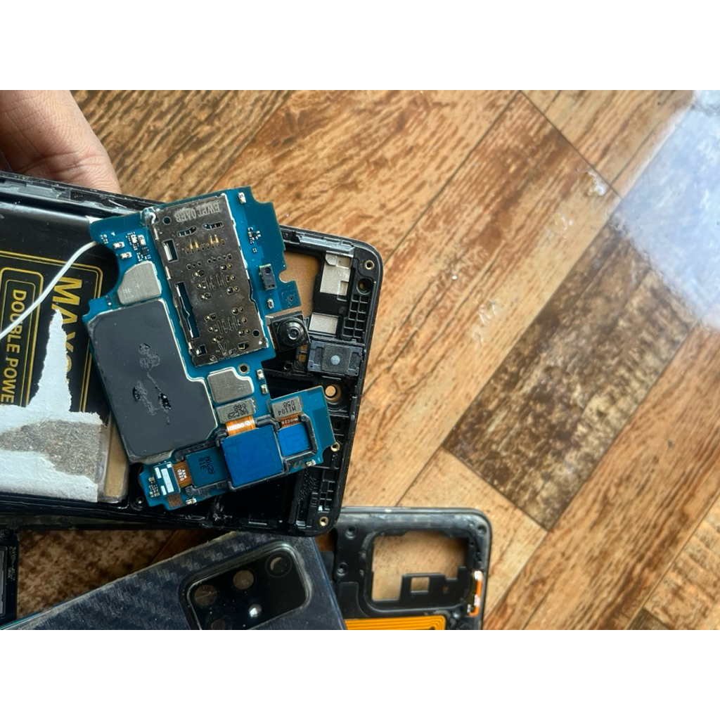 Mesin samsung a71 hidup minus conektor FPC Mainboard lepas