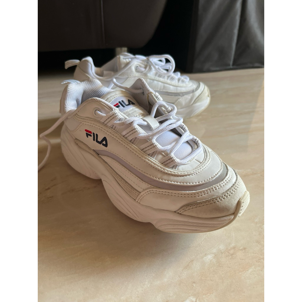 sepatu putih FILA ORI SZ 37,5 utk insole max 21cm preloved