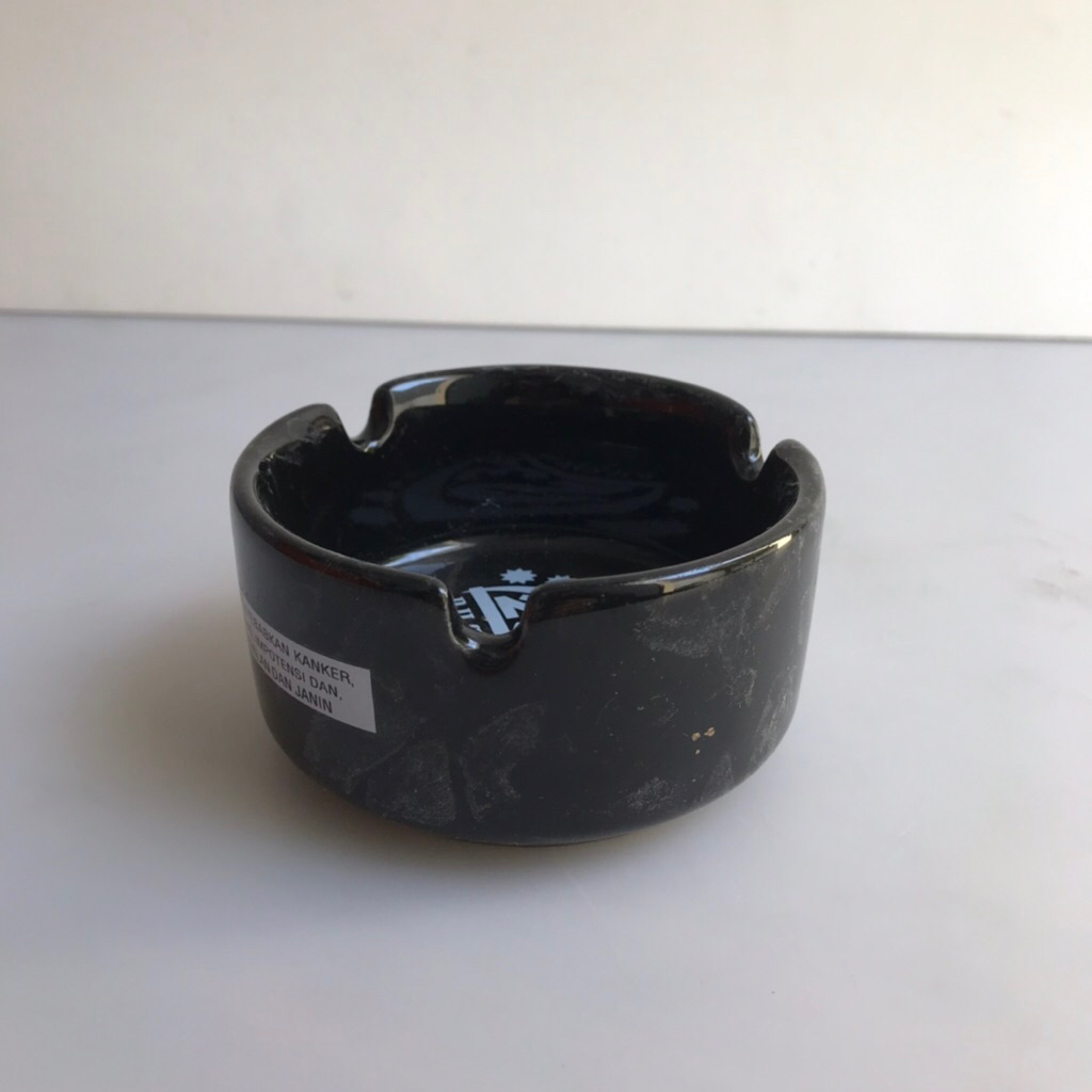Vintage 234 dji sam soe  Ashtray asbak Ciggaretes  Ceramic  Marking By 234 dji sam soe