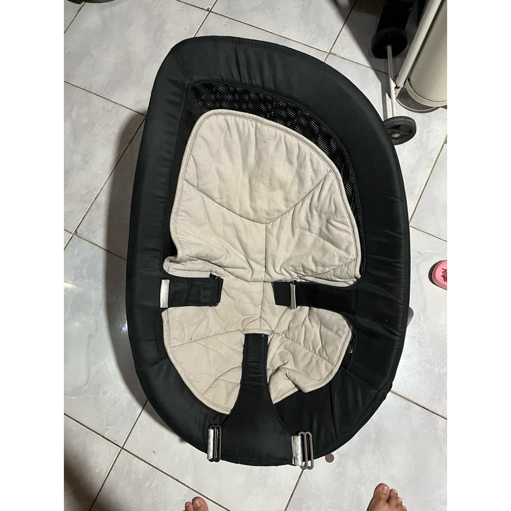 Preloved Nuna Leaf Bouncer