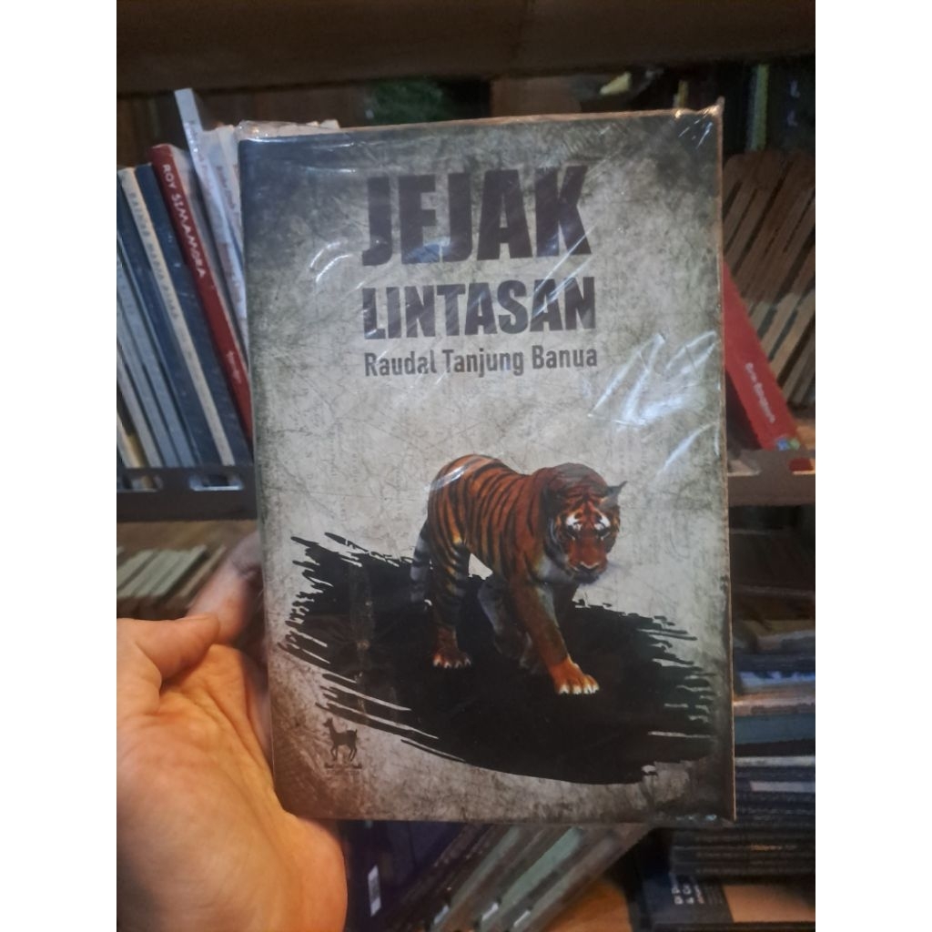 Buku Puisi Jejak Lintasan- Raudal Tanjung Banua