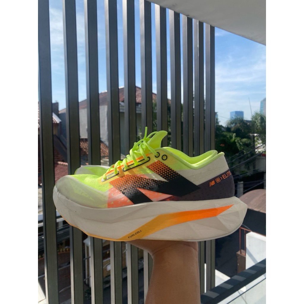 sepatu running NB Fuelcell sc elite v4 sz 43
