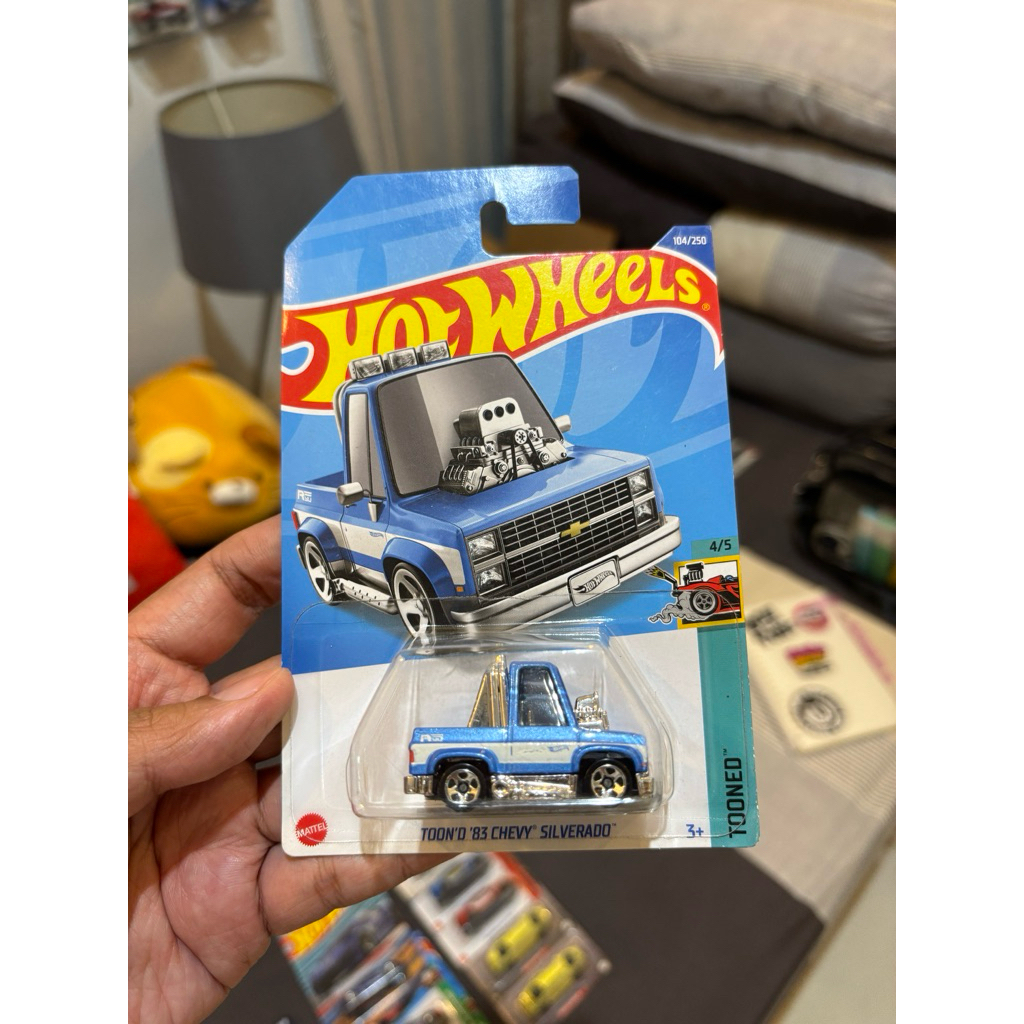 HOTWHEELS TOONED CHEVY SILVERADO